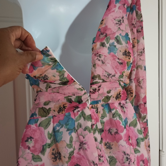 One Shoulder Long Sleeve Floral Mini Dress. Size L - Picture 9 of 14